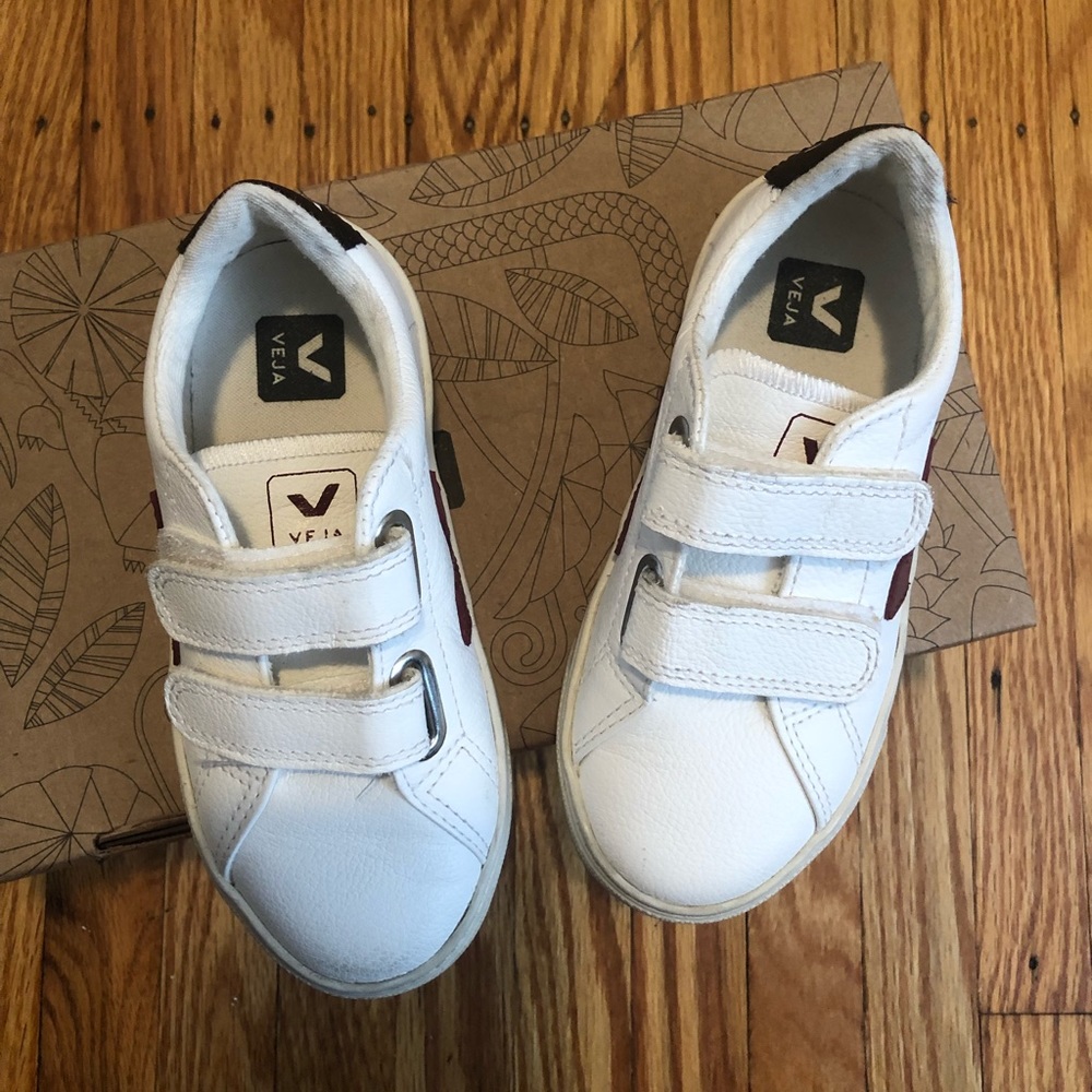 Boys sneakers